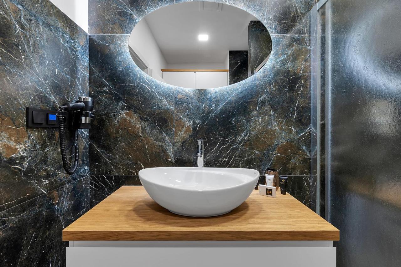 Novy Designovy Apartman S Klimatizaci リフノフ・ナト・クニェジュノウ エクステリア 写真